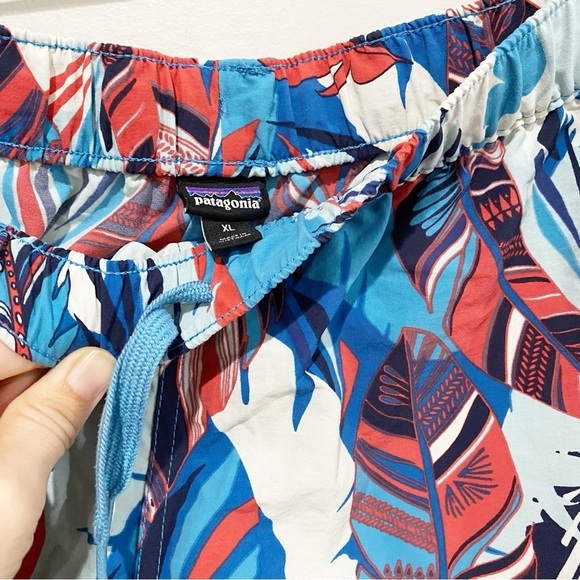 PATAGONIA Barely Baggies Shorts 2.5” Inseam Wild Paradise Catalyst Blue Size XL - Picture 5 of 9